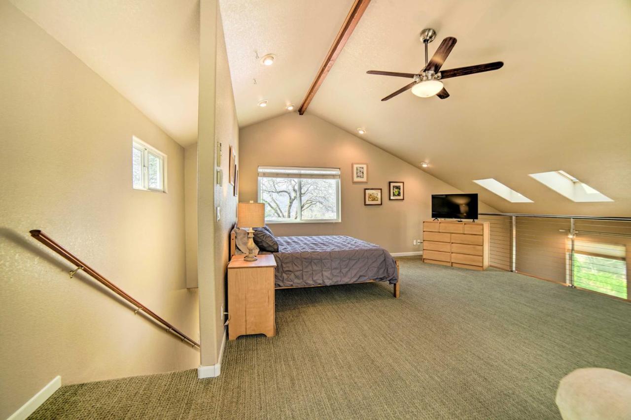 Hilltop Loft Ukiah Vacation Rental! Екстериор снимка