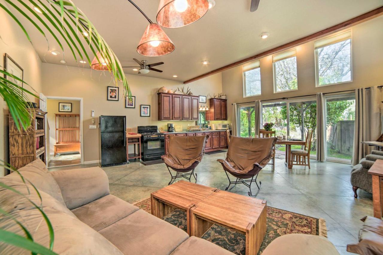 Hilltop Loft Ukiah Vacation Rental! Екстериор снимка